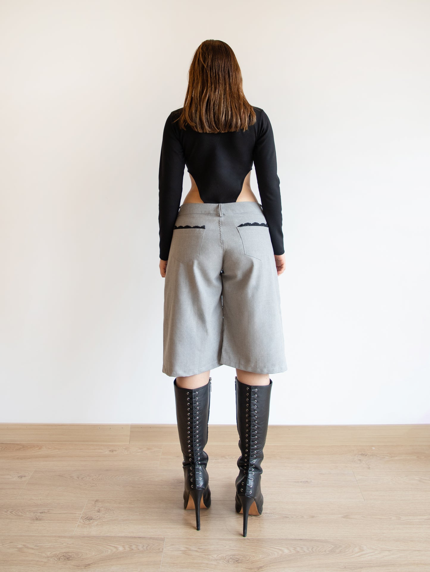 L Body Black
