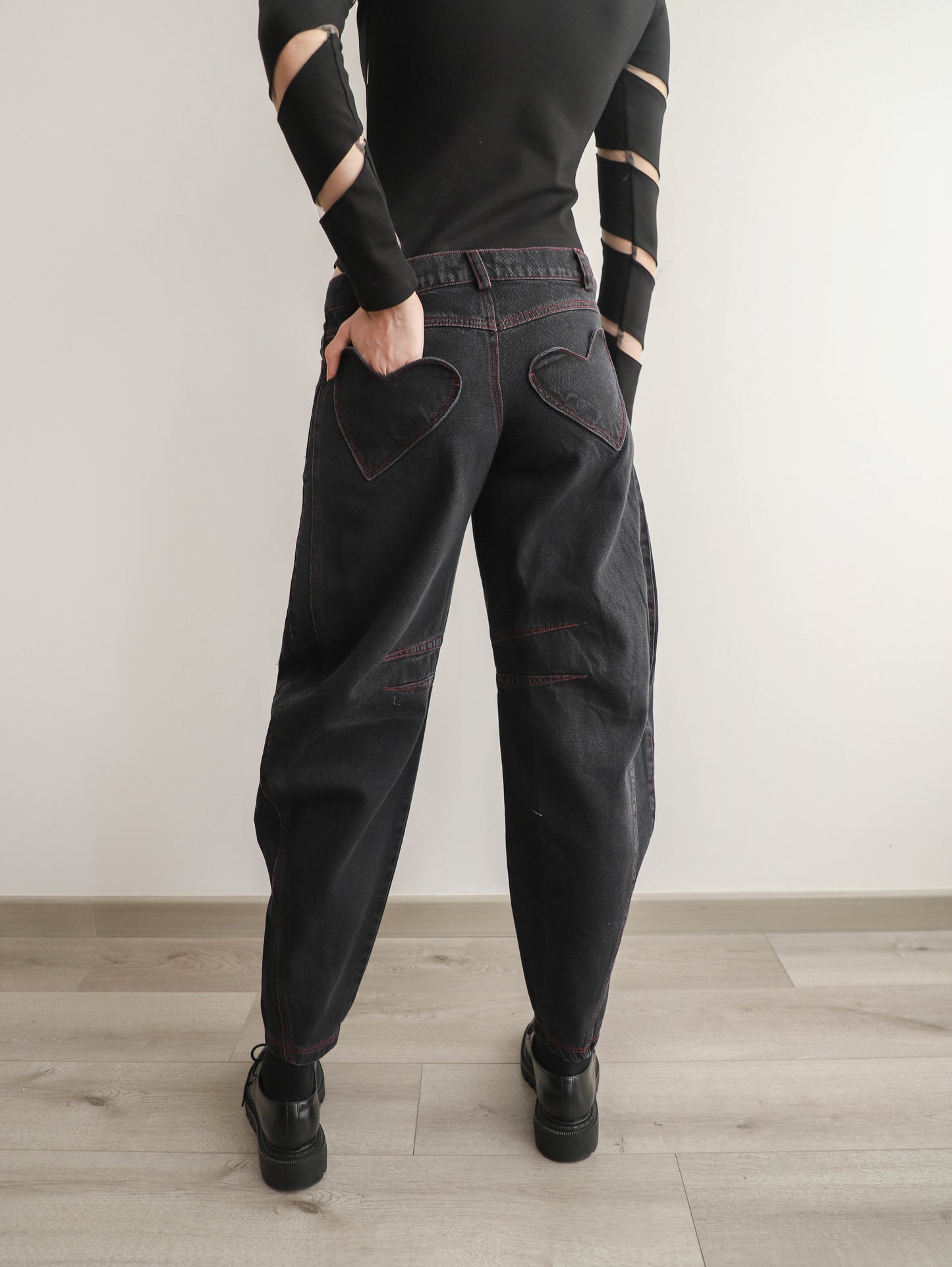 Two Hearts Barrel Pants Black